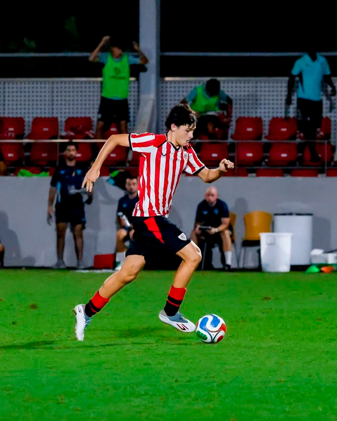 Jon González